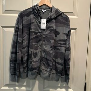 Splendid Camo Zip Up Hooded Jacket NWT(m29)